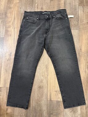 Amazon Essentials Men’s Dark Grey Athletic Jeans. Size 35x28. Brand New w/ tags.